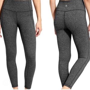 ATHLETA high rise cross cross
7/8 leggings

Herringbone

Size small Petite SP